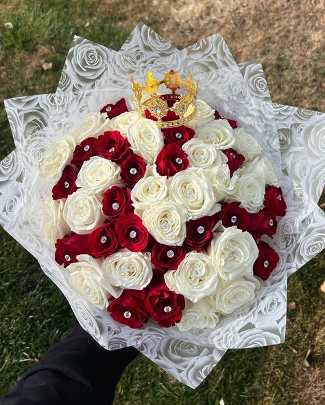 Classic red & white rose bouquet 😍 Order yours today by simply texting (559)331-1351 or dm @lilyyscreations ✨💐 National GF day is right around the corner make sure to pre order! 🤍 Red White Rose Bouquet, Gf Day, National Gf Day, Red Flower Bouquet, Red Quince, White Flower Bouquet, White Rose Bouquet, White Bouquet, Sweet Sixteen