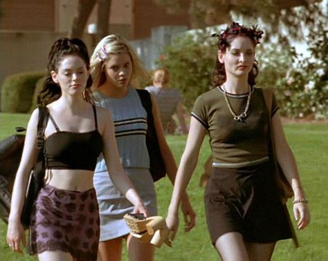 757f843a169cc678064d9530d12a1881desc48428586ri 1990s Fashion Grunge, Movie Fashion Outfits, Outfit Grunge, 80 Fashion, Rose Mcgowan, Movies Outfit, 90s Fashion Outfits, 90s Outfit, Movie Fashion