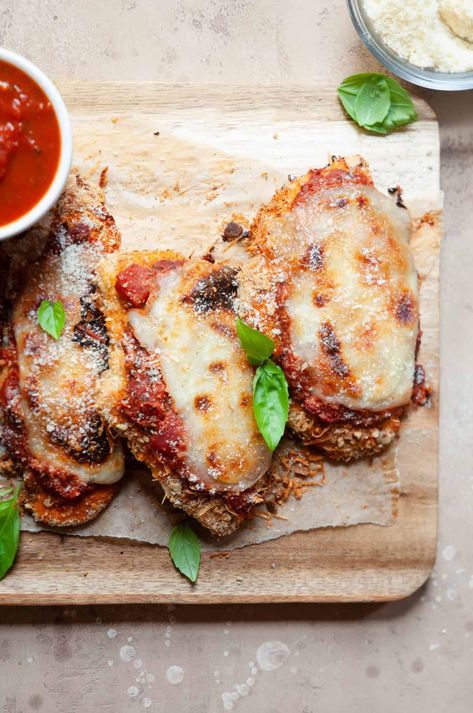 Healthy Baked Chicken Parmesan | Erin Lives Whole Healthy Breaded Chicken, Healthy Baked Chicken Parmesan, Easy Baked Chicken Parmesan, Breaded Chicken Parmesan, Erin French, Erin Lives Whole, French Chicken, Super Bowl Food Healthy, Healthy Chicken Parmesan