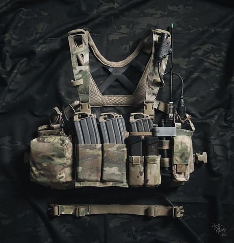 RN4 An4kin on Instagram: “Crye precision AIRLITE CONVERTIBLE CHEST RIG setup  #Crye_precision_AIRLITE_CONVERTIBLE_CHEST_RIG #Blueforcegear_Small_Utility_Pouch…” Mayflower Chest Rig, Chest Rig Setup, Military Loadout, Tactical Loadout, Military Tactical Vest, Crye Precision, Tactical Chest Rigs, Tactical Pouches, Military Accessories