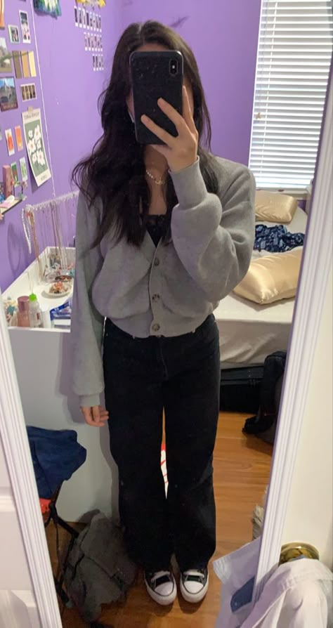 Black Cardigan Outfit Aesthetic, Black Platform Converse Outfit, Black Hi Top Converse, Outfits With Converse High Tops, Outfit Ideas With Converse, Black Cardigan Outfit, Platform Outfit, Black Top Outfit, Black Cropped Cardigan