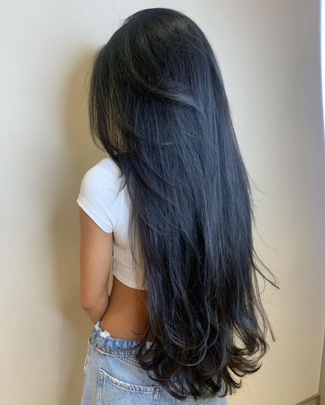 Haircuts For Long Hair Straight, Waist Length Hair, Haircuts For Long Hair With Layers, Hair Inspiration Long, Hairstyles For Layered Hair, Long Dark Hair, Makijaż Smokey Eye, Haircuts Straight Hair, Long Black Hair