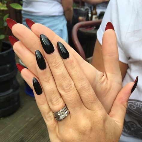 Black Nails With Red Bottoms Almond, Christian Louboutin Nails Design, Loubiton Nails, Black Nails Red Underneath, Black Nails Red Bottoms, Black Round Nails, Black Nails With Red Bottoms, Christian Louboutin Nails, Louboutin Nails