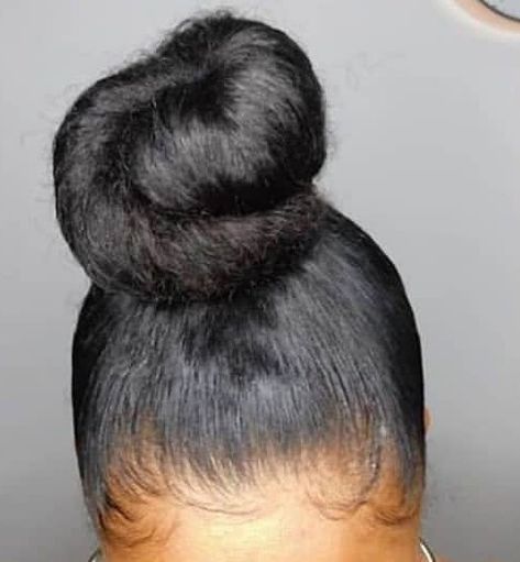 Updo Cabello Natural, Sleek Bun Hairstyles, Black Hair Bun, High Bun Hairstyles, Top Knot Bun, Ponytail Updo, Knot Bun, Vacation Hairstyles, Beautiful Black Hair