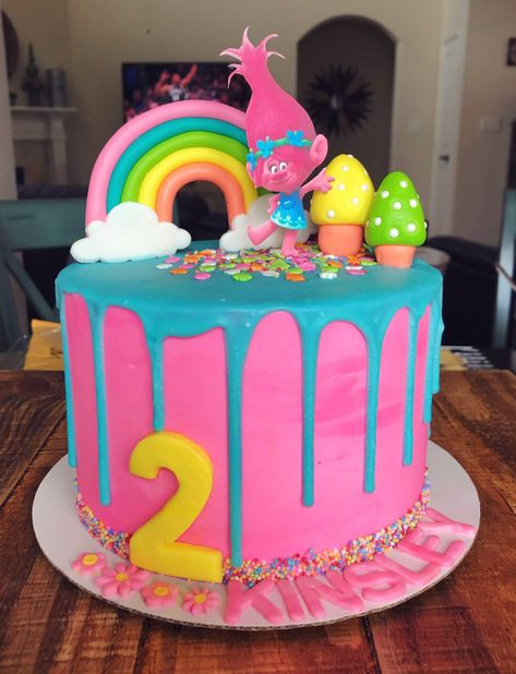 Poppy From Trolls Cake, Trolls Themed 1st Birthday Party, Poppy Birthday Cake Trolls, 2nd Birthday Trolls Theme, Trolls Rainbow Cake, Rainbow Trolls Cake, Trolls 3rd Birthday Cake, Trolls Themed Birthday Cake, Diy Trolls Birthday Cake