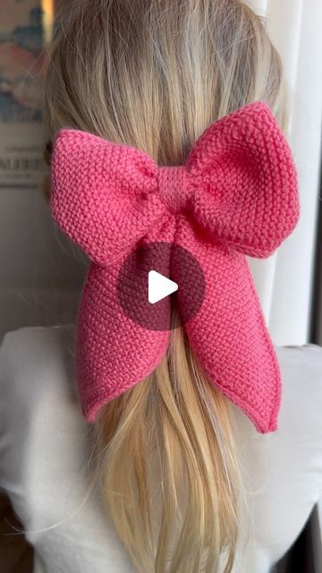 Knit Bow Pattern, Pink December, Knitted Bow, Bow Pattern, Christmas Bows, Free Knitting, Knit Patterns, Cute Hairstyles, Hair Bows