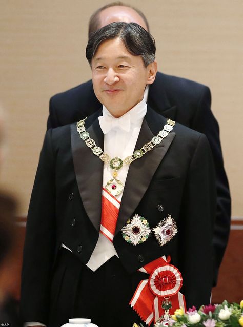 Japan's Emperor Naruhito (pictured) proclaimed himself Emperor during an enthronement cere... Ceremonial Robes, Tokyo Picture, Japanese Emperor, Tokyo Imperial Palace, Chinese Fancy Dress, Japan Travel Destinations, Royal Photography, Japanese Costume, Japan History