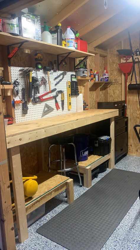 Shed Storage Ideas Workshop, Small Basement Workshop, Small Workshop Ideas Sheds, Man Shed Ideas Workshop, Large Shed Organization, Small Shed Layout, Diy Shed Organizing Ideas, Shed Organizer Ideas, Small Shed Workshop