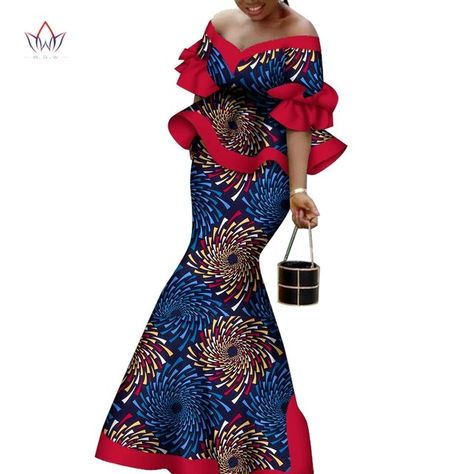 Ankara Skirt Suits For Women, African Skirt Suits For Women, Peplon Tops Outfit, Peplon Blouse And Skirt, Peplon Tops Ankara, Neck Outfit, Ankara Asoebi, Crop Top Suit, Monica Dress