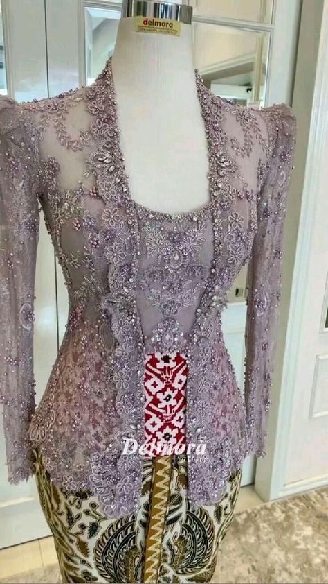 Kebaya Simple, Model Dress Kebaya, Dress Muslim Modern, Kebaya Lace, Batik Dress Modern, Kebaya Wedding, Kebaya Modern Dress, Modern Kebaya, Batik Kebaya