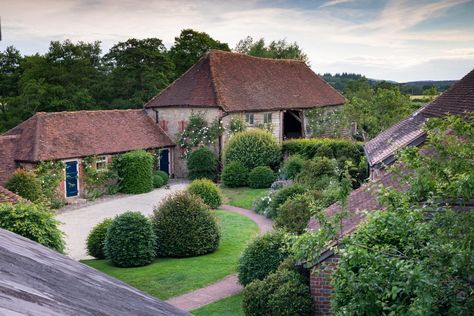 Rose filled Arne Maynard garden in West Sussex - Gardens Illustrated Arne Maynard Garden, Arne Maynard, Gardens Illustrated, Inspiring Gardens, European Landscape, Forest Farm, Conservatory Kitchen, Small Front Gardens, Taxus Baccata