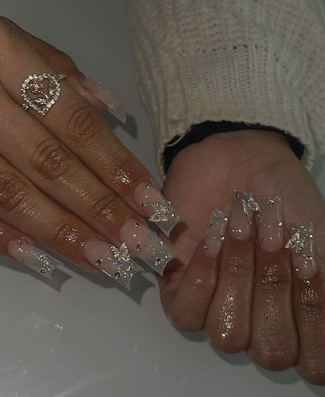 Quince Nails Silver, Silver Nails Inspo Prom, Prom Nails Silver Glittery, Glitter Base Nails, Nail Inspo For Prom, Silver Nails Prom, Silver Acrylics, Xv Nails, Nails Art Simple