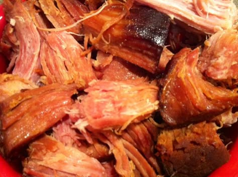 Coat a cooked ham in brown sugar and slow cook it in the crockpot- so easy, and came out great!! How To Cook Shank Portion Ham, Ham Shank Recipes Slow Cooker, Ninja Crockpot, Pulled Ham, Picnic Ham, Crock Pot Ham, Work Potluck, Crock Pot Food, Crockpot Ham