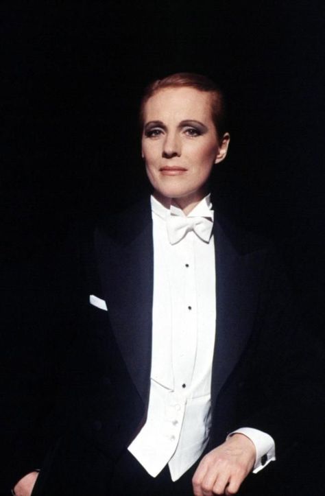 Victor Victoria, Julie Andrews Drag Kings, Victor Victoria, Blake Edwards, Drag King, Julie Andrews, Minsk, Sound Of Music, Silver Screen, Classic Hollywood