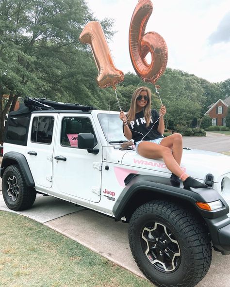 Birthday Jeep Pictures, Sweet 16 Photoshoot With Car, Birthday Car Photoshoot, Sweet 16 Picture Ideas, Jeep Photoshoot Ideas, Safari Photoshoot, Sweet Sixteen Pictures, Jeep Photoshoot, 16 Photoshoot