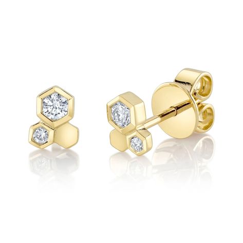 Introducing our 0.17ct Round Cut Diamond Honeycomb Stud Earrings. Crafted with meticulous attention to detail, these earrings feature stunning round cut diamonds set in a mesmerizing honeycomb design. A captivating and unique addition to your jewelry collection. Honeycomb Necklace, Mini Jewelry, Honeycomb Design, Black Hills Gold, Wedding Gifts For Bridesmaids, Diamond Free, Diamond Earring, Jewelry Essentials, Childrens Jewelry