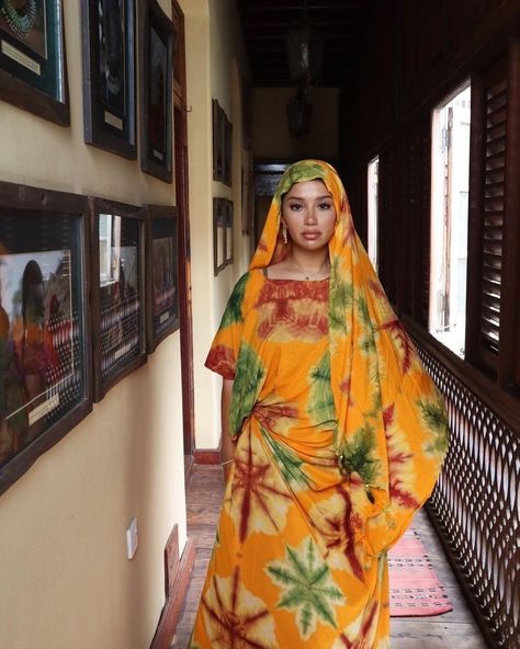 Vintage Somali Women, Baati Somali Dress, Baati Dress, Baati Somali, Sudanese Clothing, Somali Clothing, Somali Culture, Somali Wedding, Mode Turban