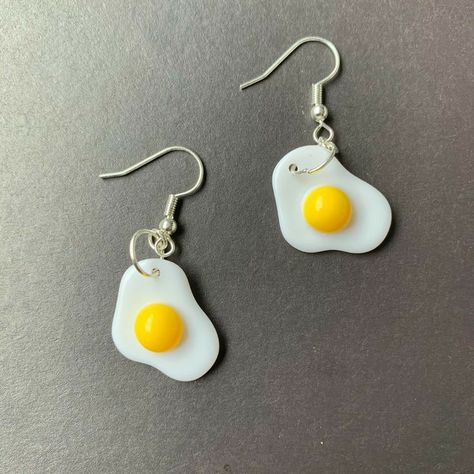 Egg Earrings, Diy Earrings Polymer Clay, Handmade Clay Jewelry, Tanah Liat, Polymer Earrings, Polymer Clay Diy, Polymer Clay Jewelry Diy, Funky Earrings, Cute Polymer Clay