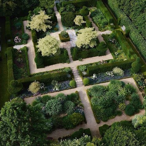 My French Country Home Magazine » Famous French Gardens in Spring French Formal Garden, French Garden Design, Parterre Garden, Normandie France, French Country Garden, Country Gardens, Estate Garden, Potager Garden, Formal Garden