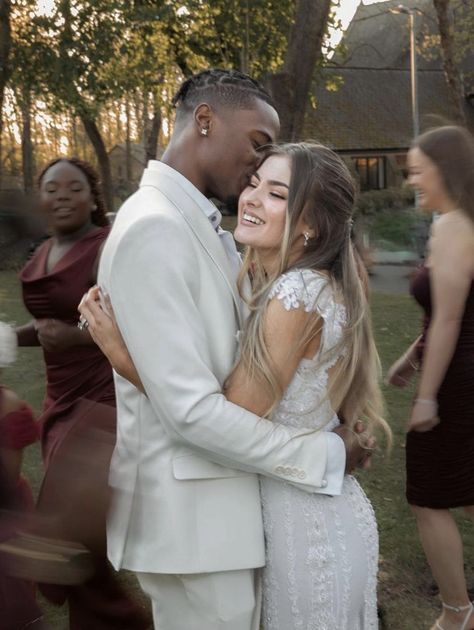 Black And White Dating, Black Man White Girl, Relationship With Jesus, Black And White Couples, Interracial Wedding, Interacial Couples, Mixed Couples, Dark Skin Men, Fall In Luv