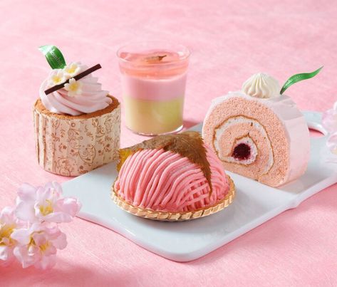 Sakura Snacks for Cherry Blossom Season Sweet Sushi, Sakura Mochi, Blossom Season, Quince Ideas, Cherry Blossom Season, Valentines Day Food, Cute Food Art, Japanese Dessert, Healthy Cake