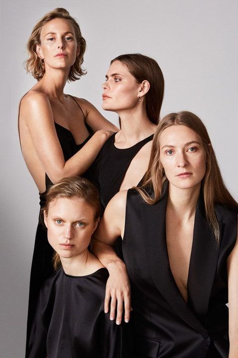 Top Models Pose for Elle Sweden December 2016 Cover Story Top Model Poses, Group Photo Poses, Group Picture Poses, Shooting Studio, Friendship Photoshoot, Group Photography Poses, Group Poses, Sisters Photoshoot, Group Photography