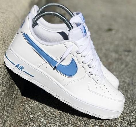 Blue and white air force 1's 💙 Green Nike Shoes, Tenis Air Force, Nike Air Max 270 White, Nike Kids Shoes, Nike Shoes Air Force, Cole Slaw, Basket Style, Custom Nike Shoes, Nike Air Shoes