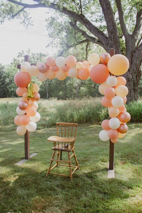 Babies first birthday party balloon arch decor Balloon Garland One Year Old, Outdoor Birthday Balloon Decor, 1st Birthday Party At Park, 1st Birthday At Park, Park Balloon Decorations, First Birthday Outdoor Theme, Backyard 1st Birthday Party Girl, First Birthday Park Party, First Birthday At The Park