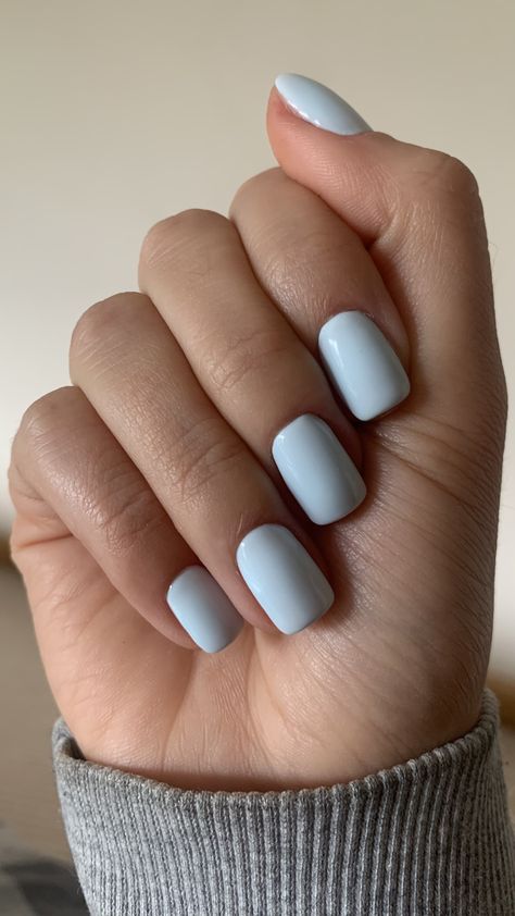 Simple Short Nails Solid Color, Cute Nail Colors For Pale Skin, Summer Plain Color Nails, Short Square Light Blue Nails, Short Sky Blue Nails, Blue Squoval Nails, Sky Blue Nails Short, Shalach Nail Ideas, Sky Blue Nail Ideas