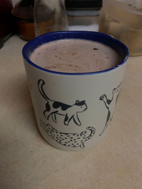 Pottery Mug Cute, Aestheitc Mug, Cute Mug Ideas, Cute Mug Painting Ideas, Cute Mugs Aesthetic, Cool Pottery, Painting Mugs, Cute Animal Ceramic Mugs, Mugs Aesthetic