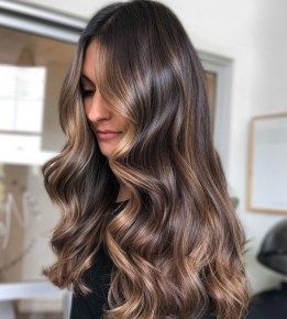 Balayage Brunette Dark, Brunette Subtle Highlights, Hairstyle Ideas For Brunettes, Bold Balayage, Hair Color Trends For Brunettes, Winter Hairstyle Ideas, Winter Brunette, Dark Balayage, Haircut For Big Forehead