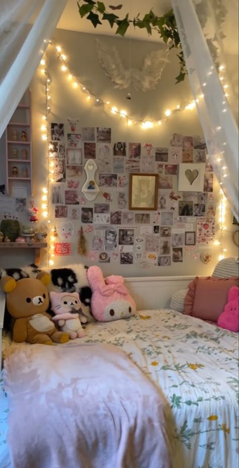 Instagram Bedroom, Rilakkuma Korilakkuma, Cute Plushies, Bedroom Curtains, Cute Bedroom Ideas, Room Redesign, Pinterest Room Decor, Angel Aesthetic, Girly Room