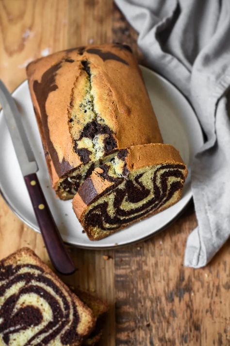 Chocolate Vanilla Marble Cake (4) Chocolate Swirl Bread, French Baking, Marble Cake Recipes, Swirl Bread, Vanilla Cake Mixes, Pound Cakes, Chocolate Swirl, Marble Cake, Chocolate Cake Mixes