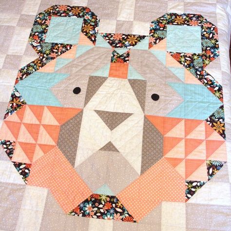 Big Sky Bear Quilt from craftystaci.com Crafty Staci, Kid Quilts Patterns, Forest Quilt, Bear Quilts, Childrens Quilts, Baby Quilt Patterns, Cute Quilts, Quilt Border, Animal Quilts