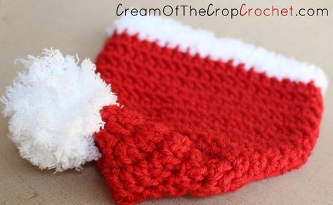 Cream Of The Crop Crochet ~ Preemie/Newborn Santa Hats {Free Crochet Pattern} Crochet Baby Santa Hat, Crochet Santa Hat Free Pattern, Newborn Santa Hat, Crochet Santa Hat Pattern, Santa Hat Crochet, Kids Santa Hat, Crocheted Santa, Baby Santa Hat, Santa Hat Pattern