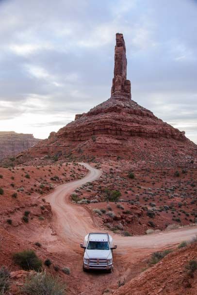 Valley Of The Gods Utah, Travel Utah, Utah State Parks, Dry Camping, Utah State, Utah Travel, Scenic View, Yee Haw, Before Sunset