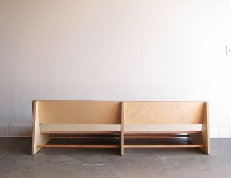 Low Couch, Plywood Diy, Plywood Design, Plywood Projects, Waka Waka, Furniture Design Inspiration, Cnc Furniture, Diy Sofa, Wood Arm Chair