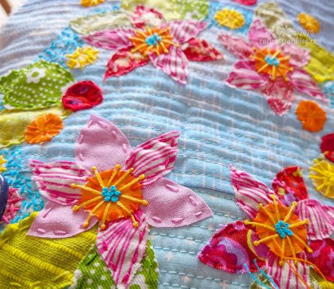 Slow Stitching Flowers – Carina's Craftblog Slow Stitching Ideas, Stitching Flowers, Boro Textiles, Slow Sewing, Tapestry Ideas, Boro Stitching, Bird Applique, Stitching Ideas, Textile Art Embroidery