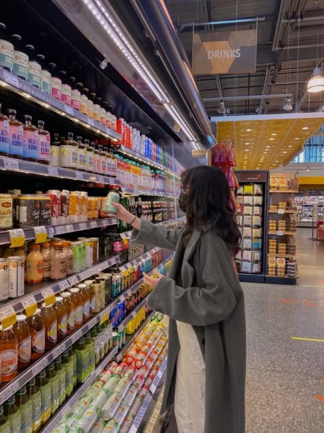 Posing In Grocery Store, Store Reference Photo, Grocery Pics Aesthetic, Photos In Grocery Stores, Grocery Aesthetic Photoshoot, Poses In Grocery Store, Grocery Pictures Ideas, Food Vision Board Pictures, Grocery Store Instagram Pics