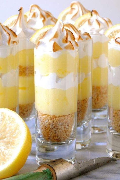 Lemon Meringue Pie Shooters | Community Post: 18 Deliciously Decadent Lemon Desserts To Die For Desserts For Christmas, Mini Lemon Meringue Pies, Gratitude Gifts, Mousse Dolce, Mothers Day Desserts, Dessert Shooters, Dessert For Two, Dessert Aux Fruits, Mail Carrier