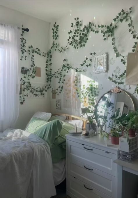 Cottage Bedrooms Ideas, Cottage Bedroom Ideas, Green Room Ideas Bedroom, Decorating Ideas Bedroom, Cottage Bedrooms, Green Room Decor, Sage Green Bedroom, Decor Ideas Bedroom, Room Redesign