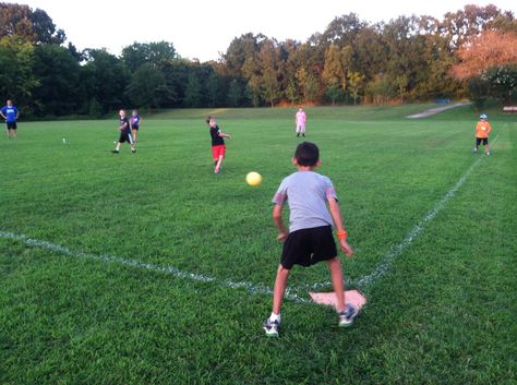 Playing kickball at school! Free Range Parenting, Recess Activities, Free Time Activities, Pe Class, Youth Club, Physical Disabilities, Gross Motor Activities, Playing Outside, Movement Activities