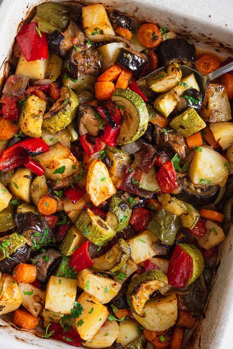 Briami - Greek Vegetable Bake (Vegan, Gluten-free) - Real Greek Recipes Mediterranean Keto, Greek Vegetarian, Greek Vegetables, Vegetable Bake, Mediterranean Foods, Greek Cheese, Cheese Pie, Cooking Dishes, Muffin Man