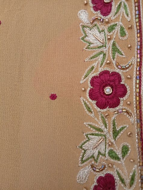 Border Handwork Design, Kadai Design, Khatli Work, Embroidery Fashion Detail, Hand Work Design, Crystal Embroidery, Diy Bead Embroidery, Sewing Easy Diy, Simple Embroidery Designs