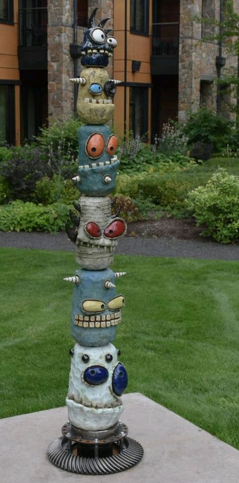 Totem Pole Art, Garden Totem, Art Pole, Garden Totems, Pole Art, Art Elements, Pottery Handbuilding, Garden Pottery, Garden Art Sculptures Diy