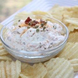 Loaded Baked Potato Dip, Dip For Potato Chips, Potato Dip, Baked Potato Dip, Chip Dip Recipes, Impressive Appetizers, Pesto Dip, Loaded Baked Potato, Cream Cheese Dips