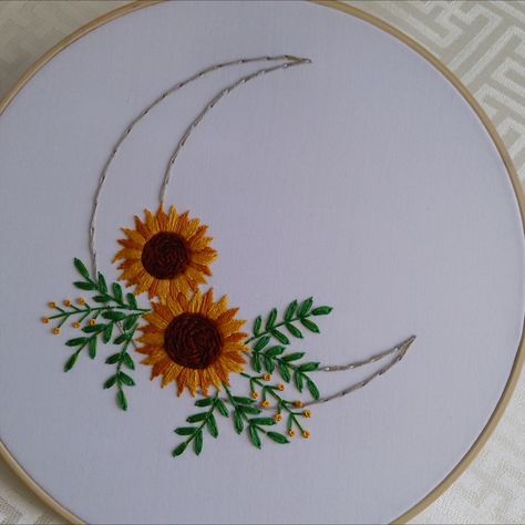 Floral moon embroidery design Mulan Embroidery, Book Pixel Art, Cross Stitch Patterns Disney, Crescent Moon Embroidery, Moon Embroidery Design, Moon Embroidery, Butterfly Cross Stitch Pattern, Autumn Cross Stitch Patterns, Fall Cross Stitch