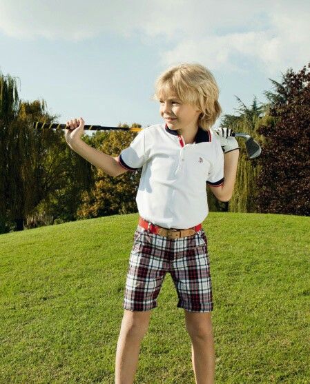 Little  boy playing golf Golf Costumes, Ramadan Style, Family Golf, Kids Boys Fashion, Golf Workout, Little Boy Clothes, Par Tee, Sport Pictures, Golf Pictures