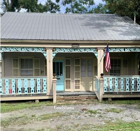 Cheapish Louisiana Creole Cottage For Sale Under $157K - Old Houses Under $50K French Creole Decor, Creole Cottage House Plans, Cajun Cottage, Louisiana Creole, Creole Cottage, French Creole, Louvered Shutters, Front Facade, Louisiana Homes