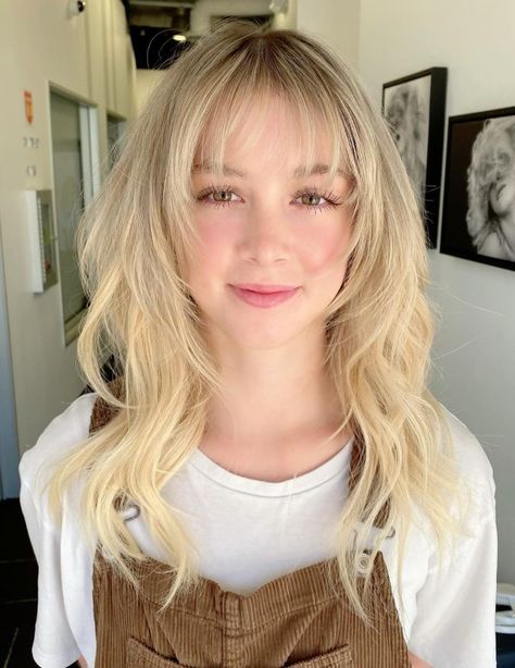 Wispy Fringe Bangs With Layers, Layers Thick Wavy Hair, Light Fringe Bangs, Wispy Bangs Round Face, Bangs Haircut Ideas, Bangs Haircut, Light Bangs, Bangs Wavy Hair, Blonde Extensions